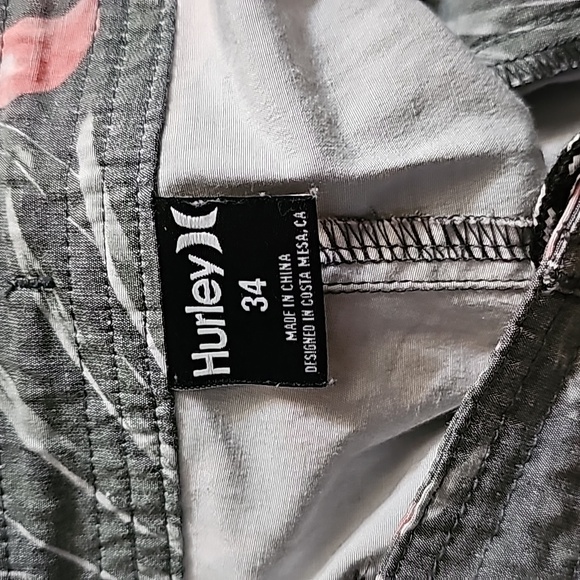 Hurley men's shorts - Picture 2 of 3